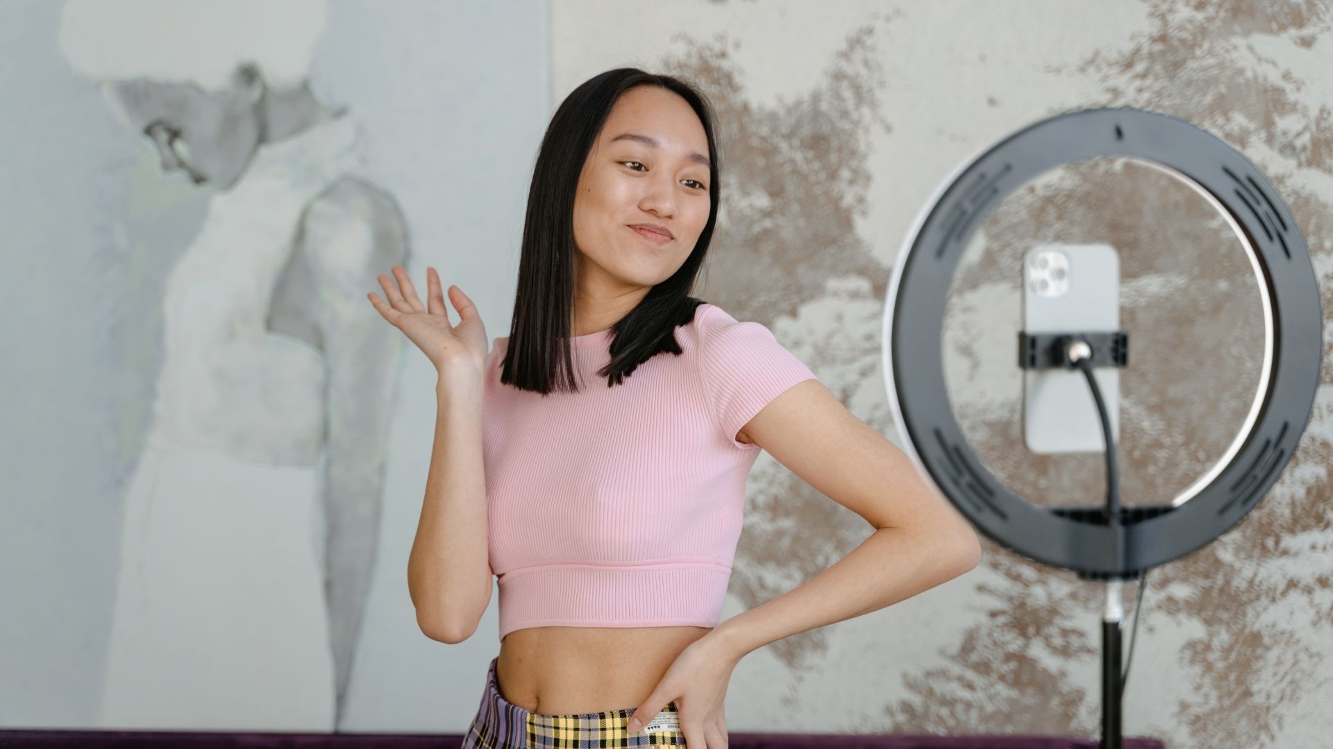 ragazza davanti alla ripresa