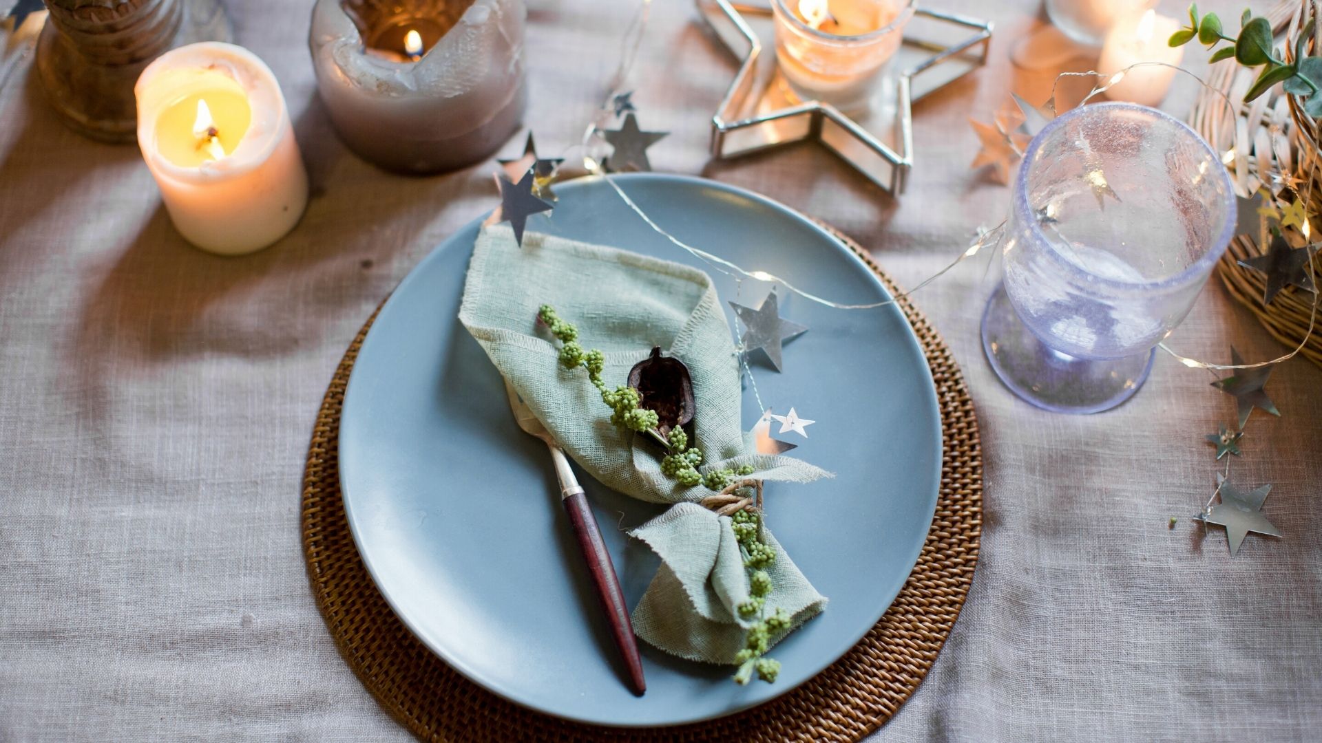 tavola con candele