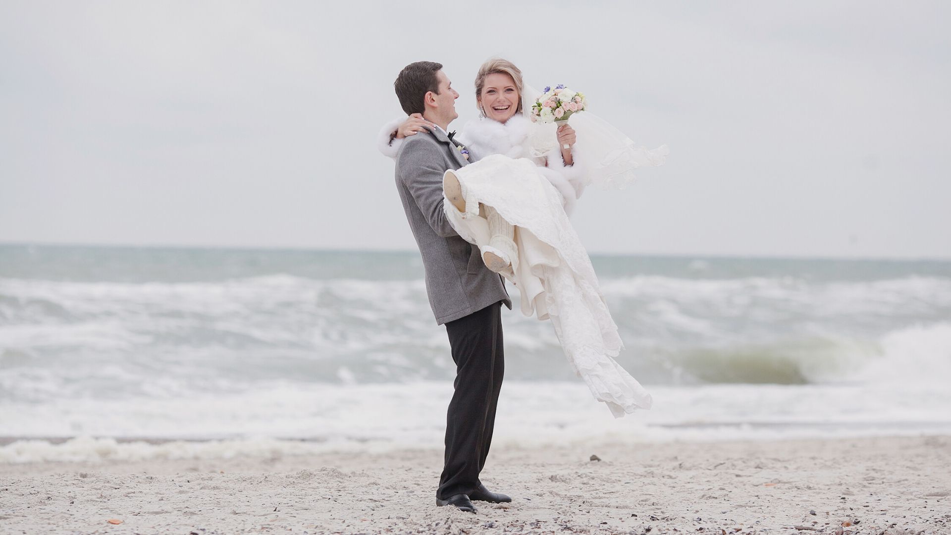sposi sulla spiaggia