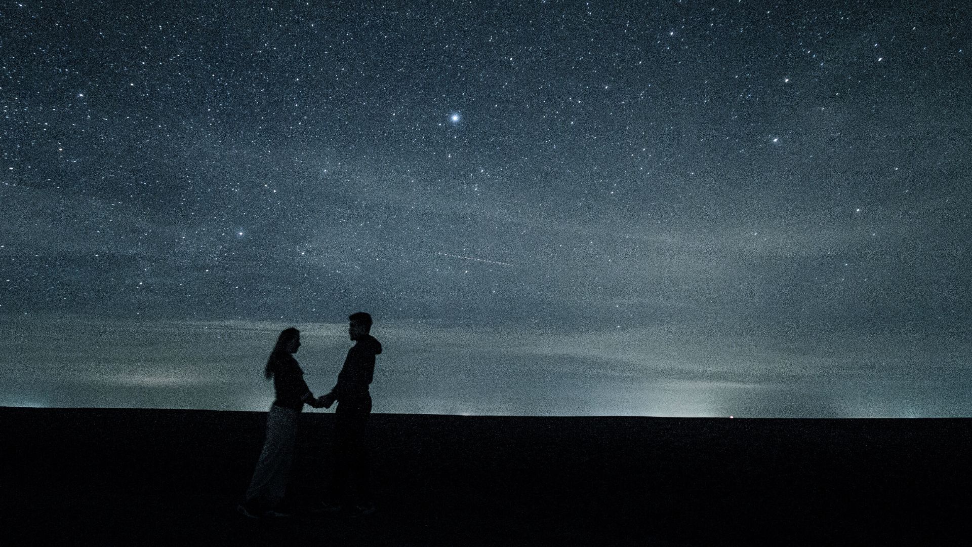 coppia sotto le stelle