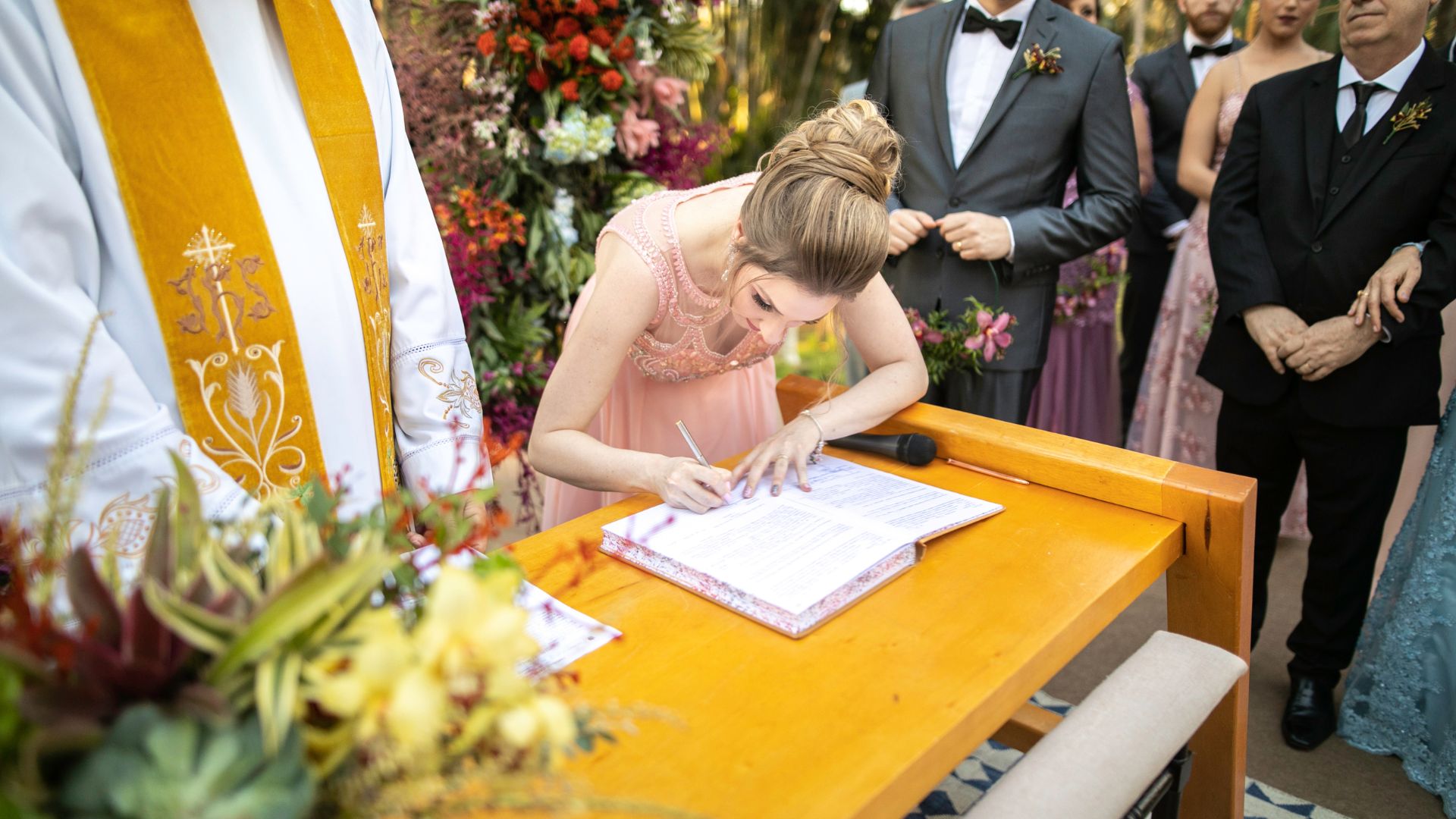 Che differenza c'è tra damigelle e testimoni? Che differenza c'è tra damigelle e testimoni?